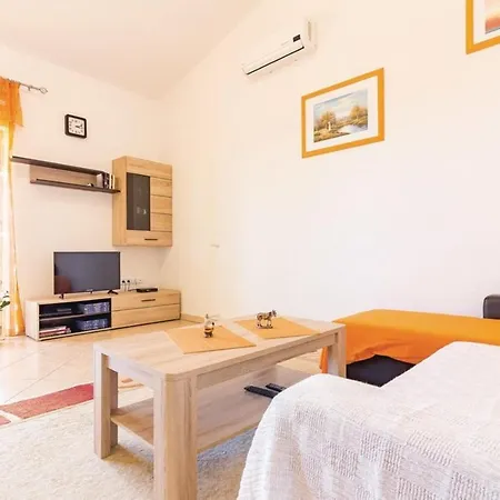 Stinjan Villa *